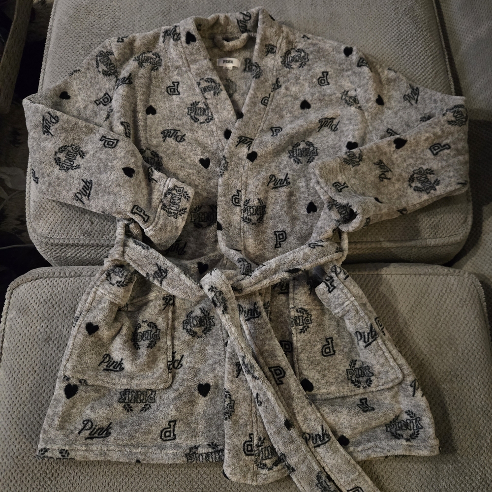 Gray Heart Print Robe